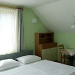 Apartmaji Hribar Pr'ostank 아파트 *