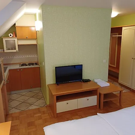 Apartmaji Hribar Pr'ostank 아파트 캄니크